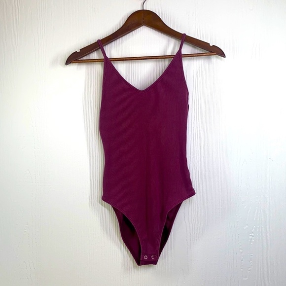 American Eagle Outfitters Tops - American Eagle - Burgundy Purple Ribbed V Neck Bodysuit Size XS